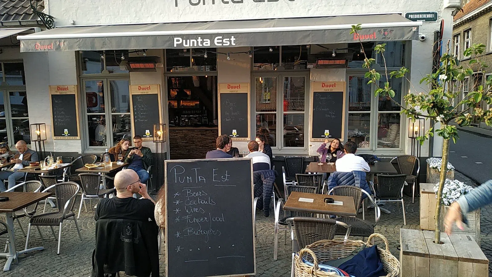 Wijnbar Est, Brugge