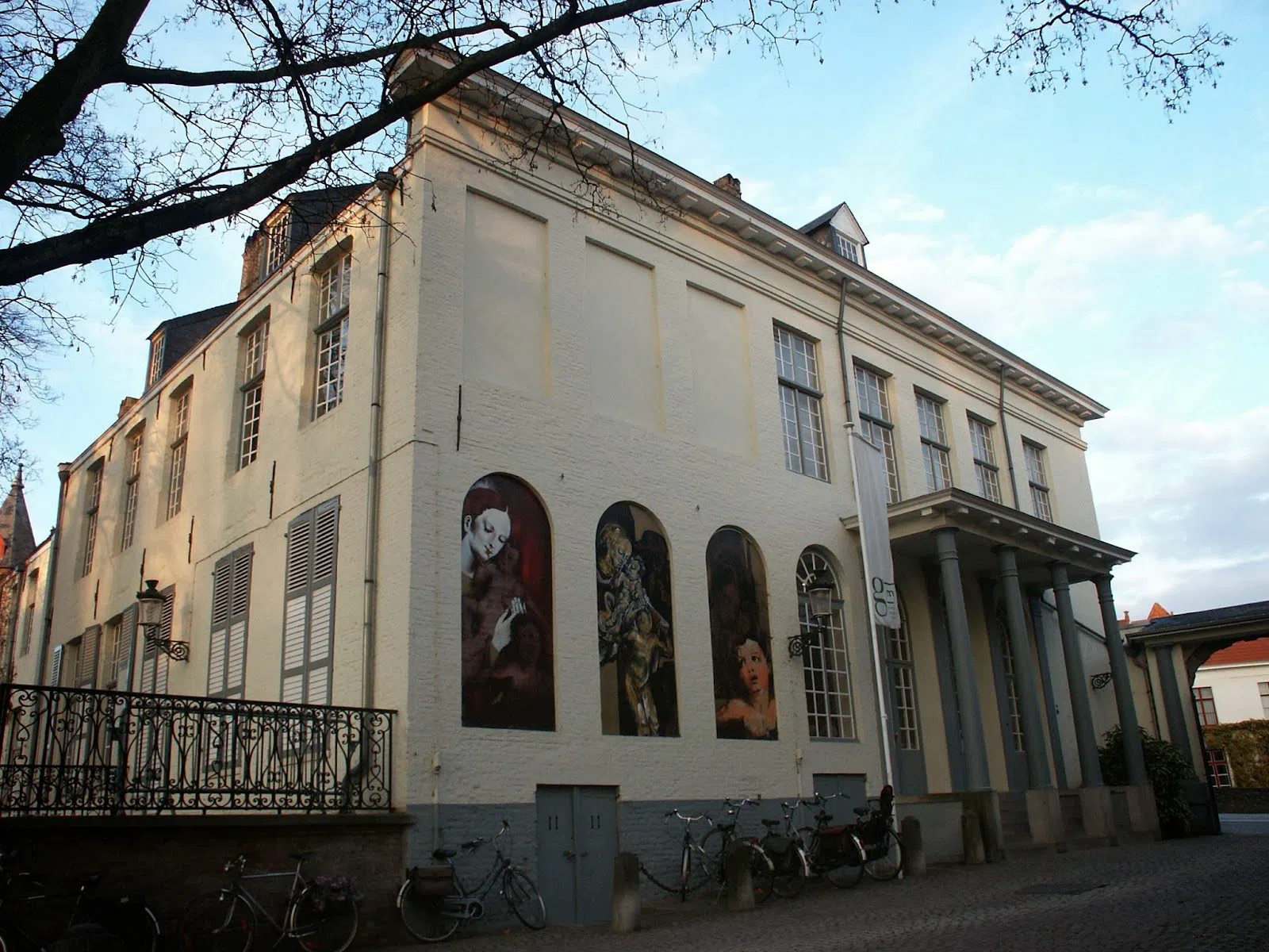 Arentshuis (Salon Arents), Bruges